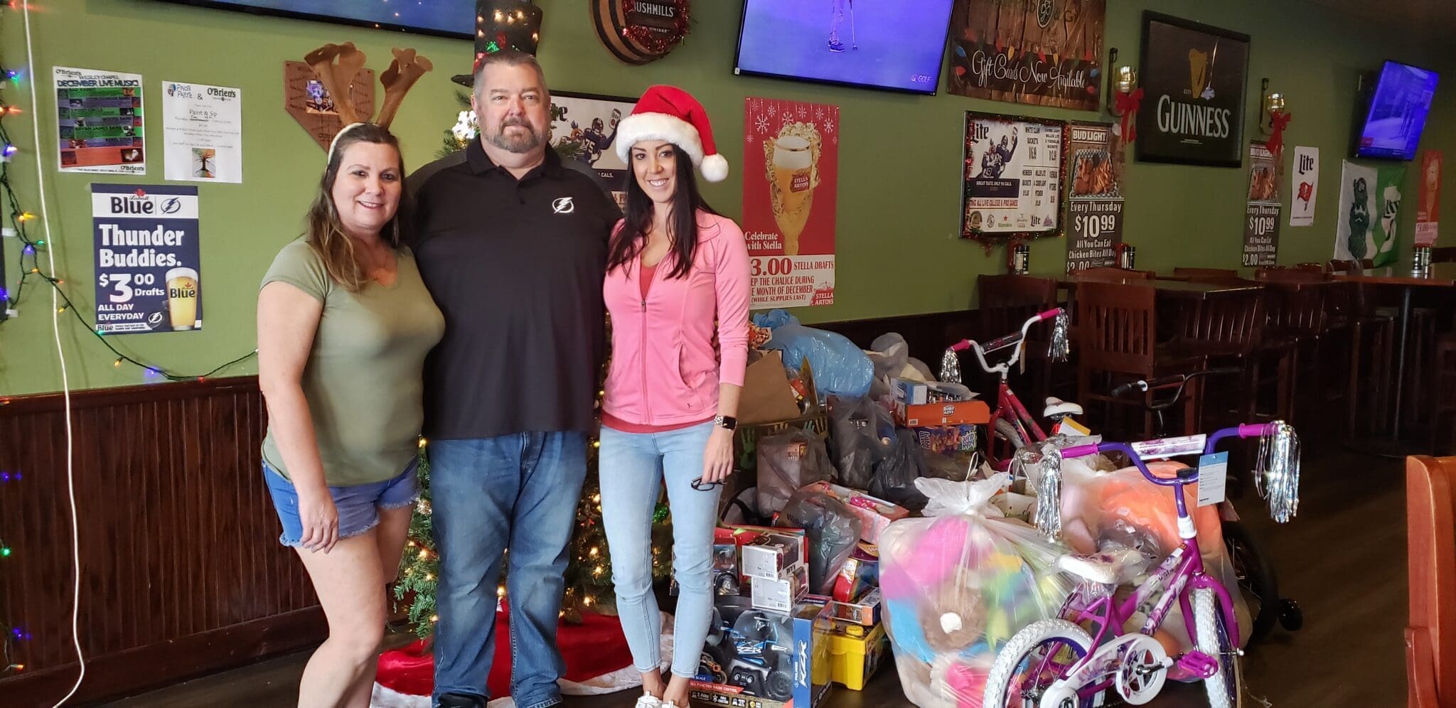 O’Brien’s Patrons Donate to Pasco Kids First